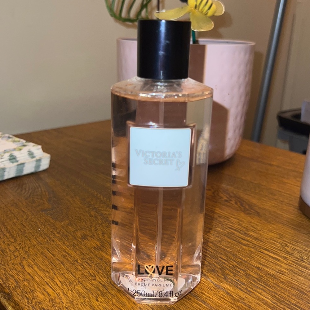 LOVE VS perfume